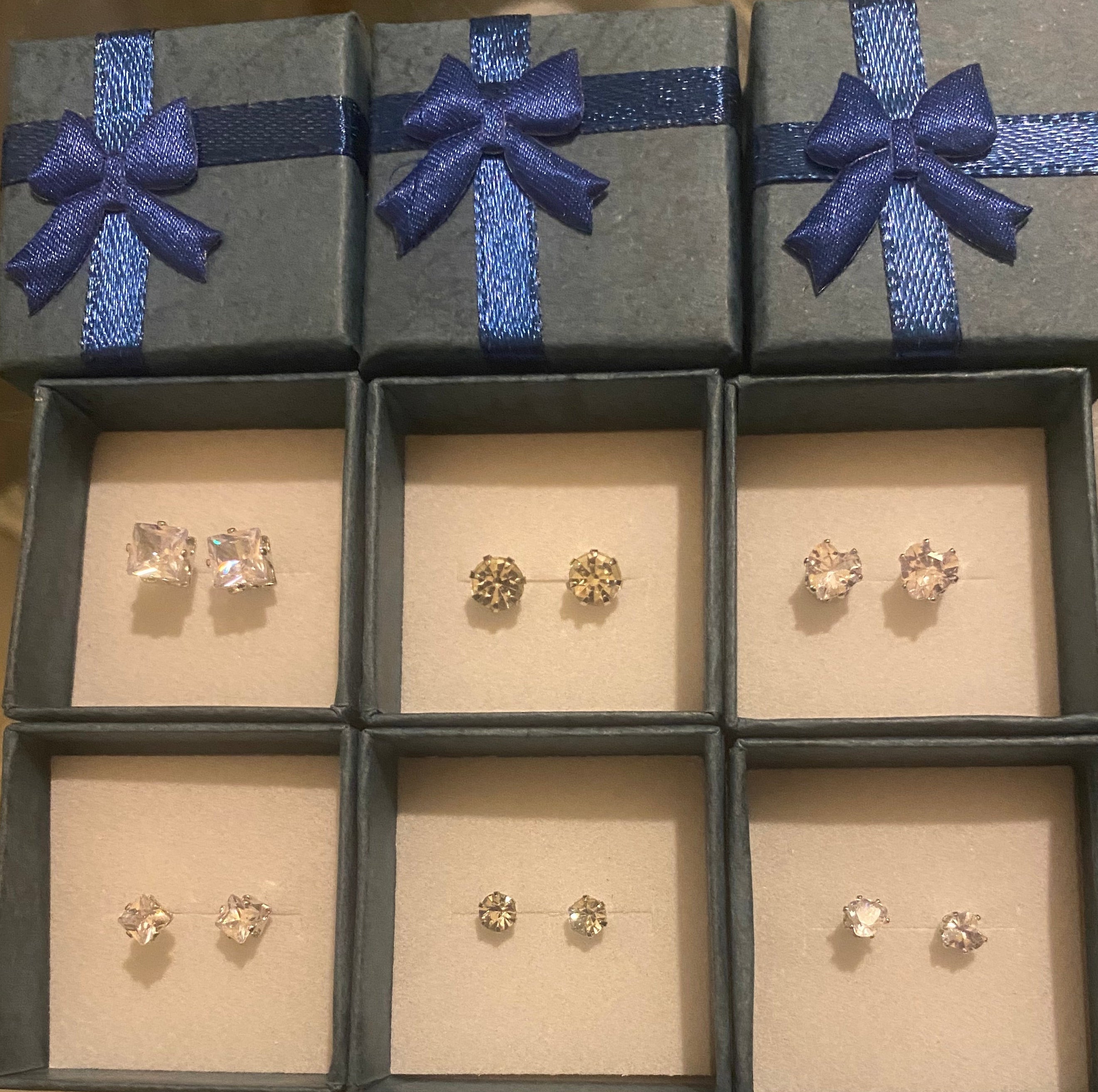 Zirconia stud Earrings