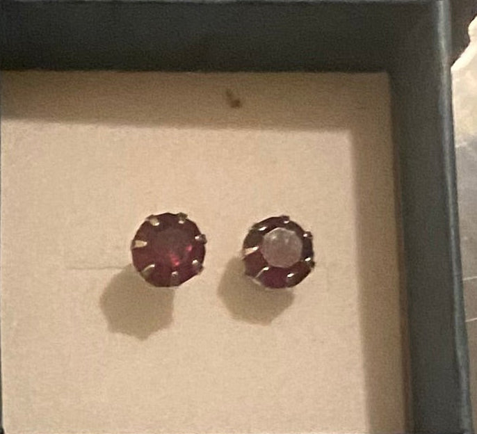 Rhinestone stud earrings