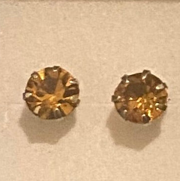 Rhinestone stud earrings