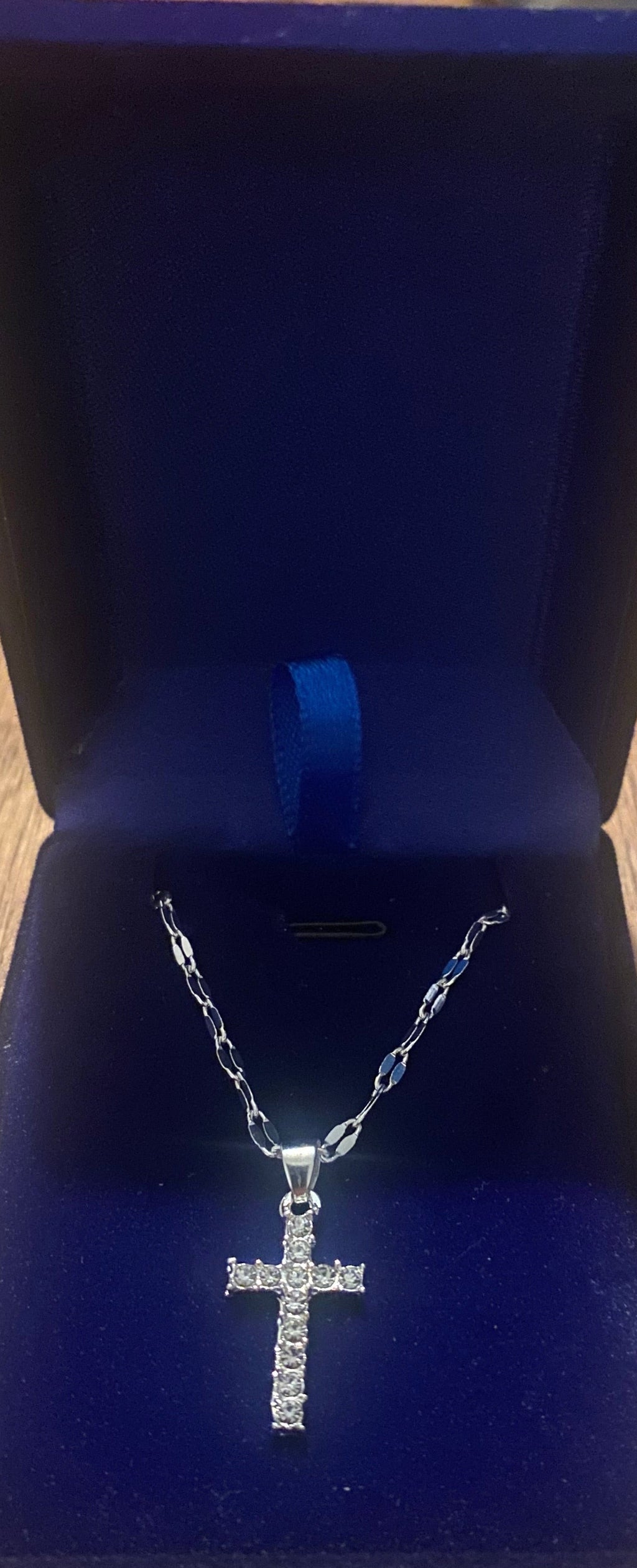 Silver necklace with cross