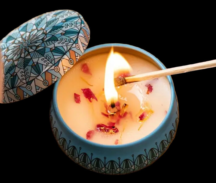 Dried flower scented candle